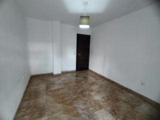 Piso con plazas de garaje en  C/ Real, San Roque (Cádiz) 12