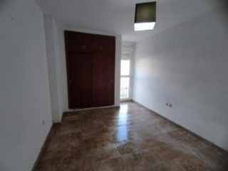 Piso con plazas de garaje en  C/ Real, San Roque (Cádiz) 13