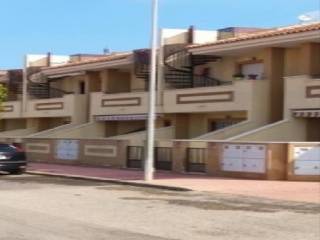 Piso en venta en Los Alcázares de 68  m²