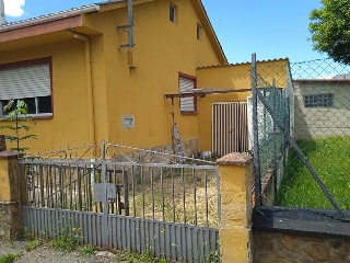 Piso en venta en Valdesamario de 124  m²