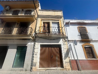 Unifamiliar en venta en Lora Del Río de 241  m²