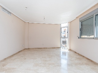 Piso con anejos en C/ San Miguel 5