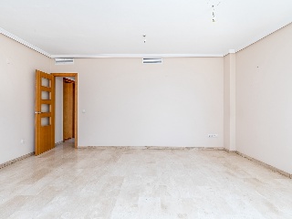 Piso con anejos en C/ San Miguel 9