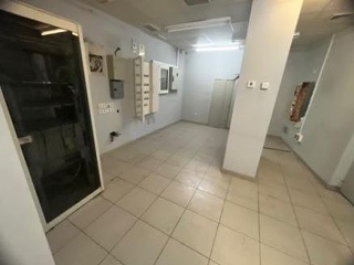 Local en C/ Villalobos, Madrid 3