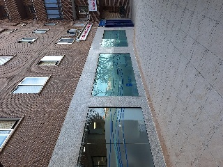 Local en C/ Villalobos, Madrid 15