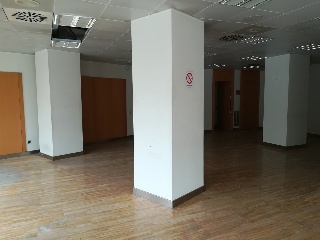 Local en Av Libertad 15