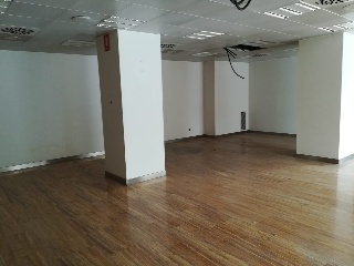 Local en Av Libertad 16