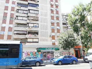 Local en C/ Los Yebenes, Madrid 22