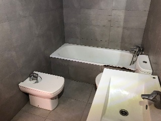 Piso con garaje y trastero en C/ Doctor Ferran - El Pla del Penedès - Barcelona 8