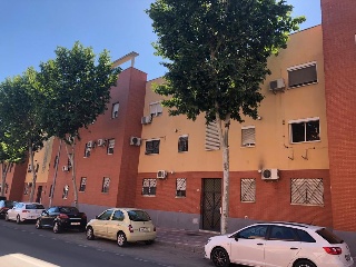 Piso en venta en Dos Hermanas de 91  m²