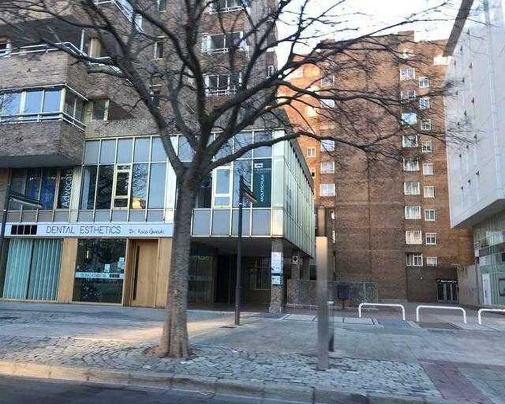 Local con garajes en Av Sant Jordi - Reus - Tarragona