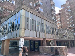 Local con garajes en Av Sant Jordi - Reus - Tarragona 4