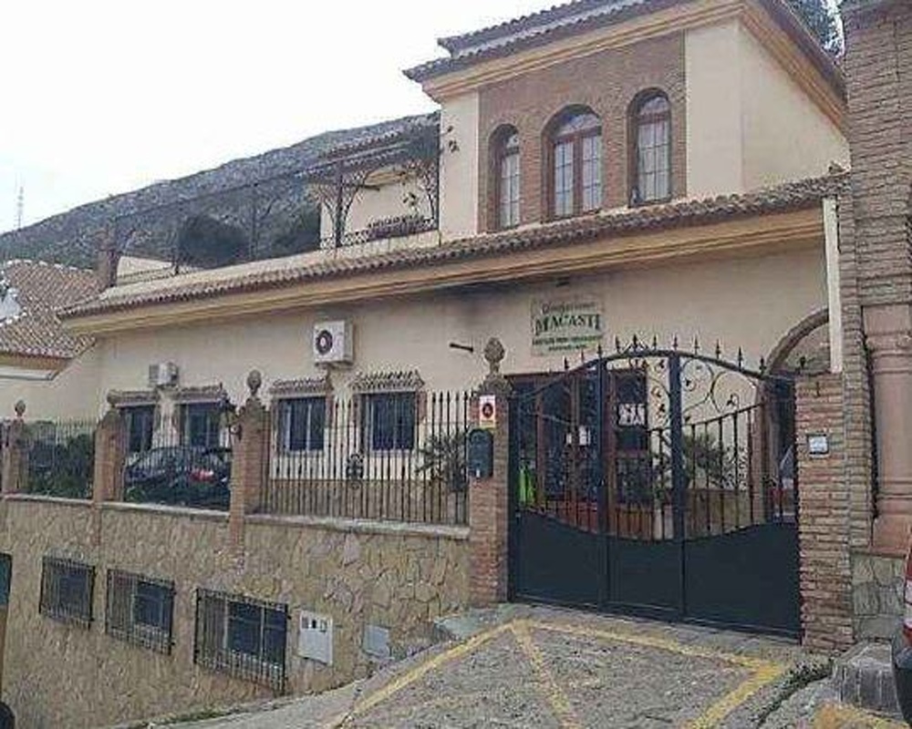 Chalet independiente en Loja - Granada -