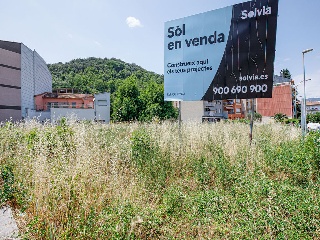 Suelo en C/ Compositor Aubert - Olot - 16