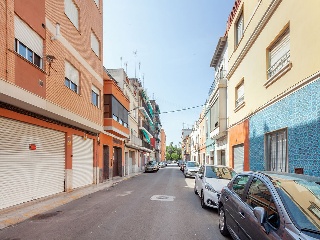 Solar en C/ Gerardo Laguia 30