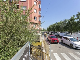 04247-0001 17