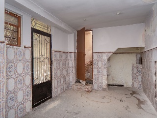 00992-0001 8