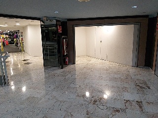 Local en C/ La Cámara (Centro Comercial El Atrio) Avilés 11