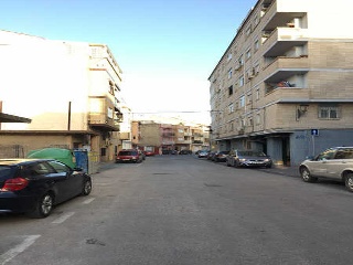 Oficina y locales en C/ Jaime I, Chiva (Valencia) 5