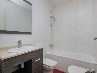 Piso y garaje en C/ Almería - Terrassa - Barcelona 9