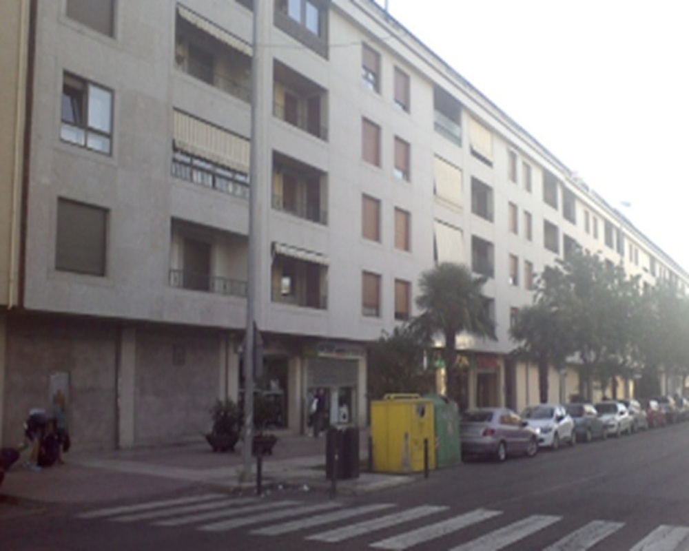 Local en Av. El Ferial, Benavente (Zamora)