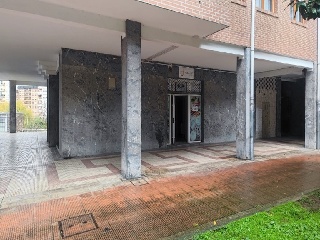 Local en Plaza Zabalgane 10
