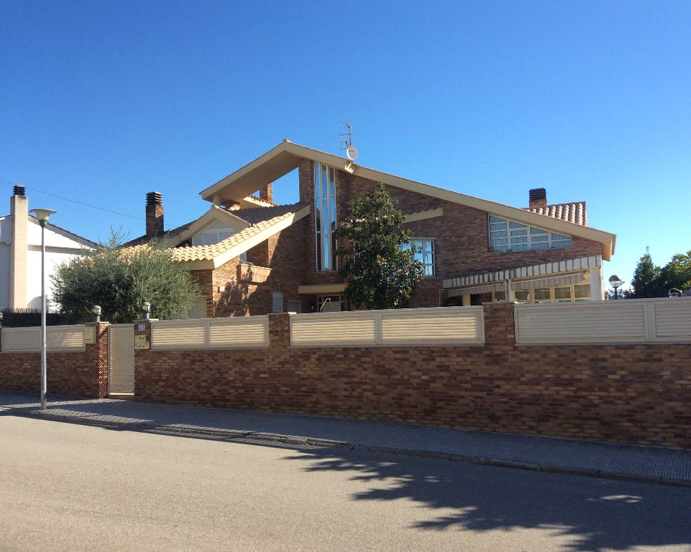 Chalet aislado en C/ Ribera del Ebre