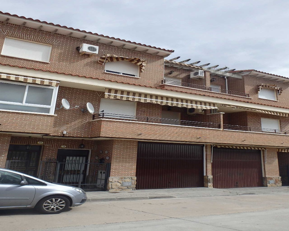 Chalet adosado en C/ Gorgoña - Talavera de la Reina - Toledo