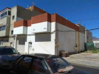 Local en venta en San Bartolomé De Tirajana de 150  m²