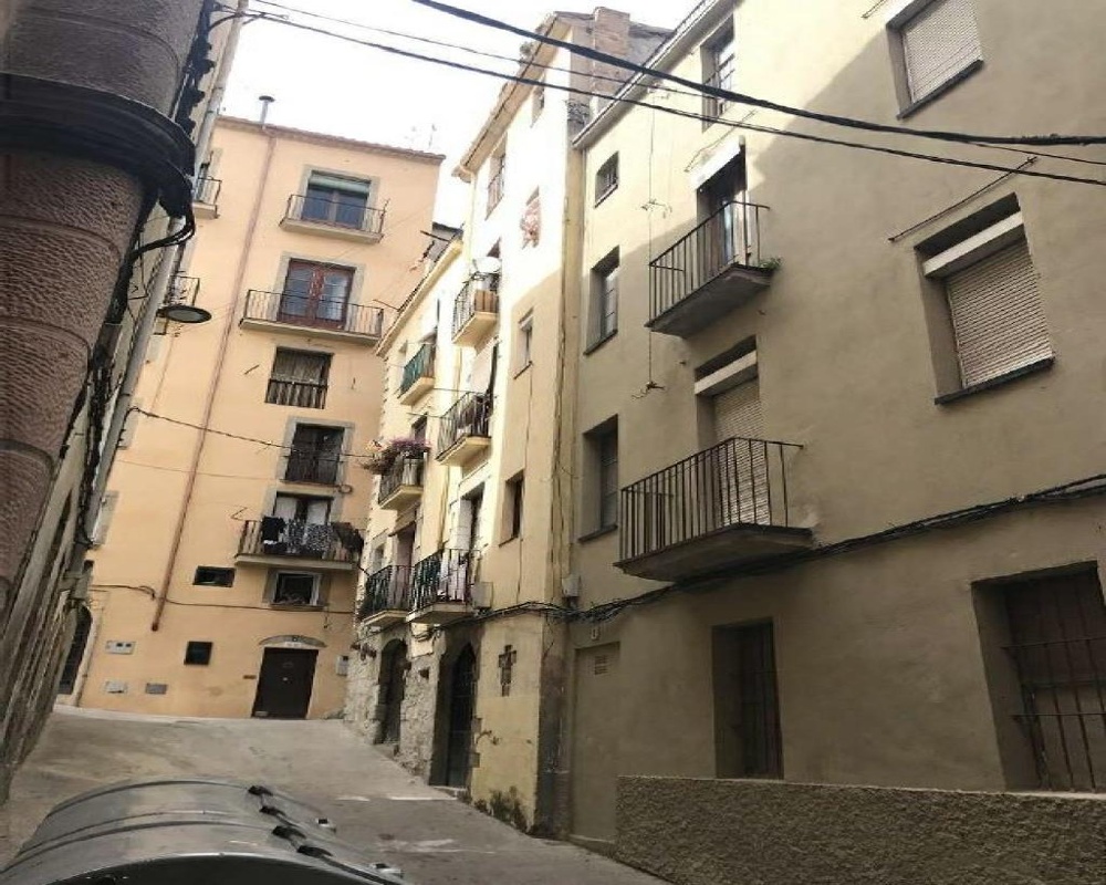 Local en C/ Forn de Santa Llucia, Manresa (Barcelona)