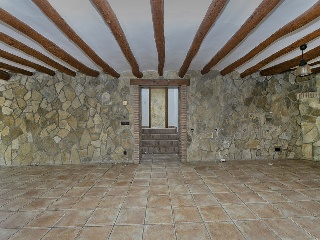 chalet independiente situado en Torre de Claramunt 26