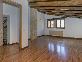 chalet independiente situado en Torre de Claramunt 35