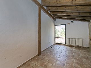 chalet independiente situado en Torre de Claramunt 42