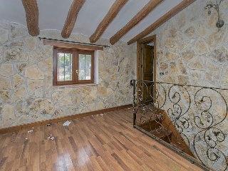 chalet independiente situado en Torre de Claramunt 53