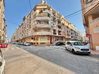 Piso en venta en Torrevieja de 81  m²