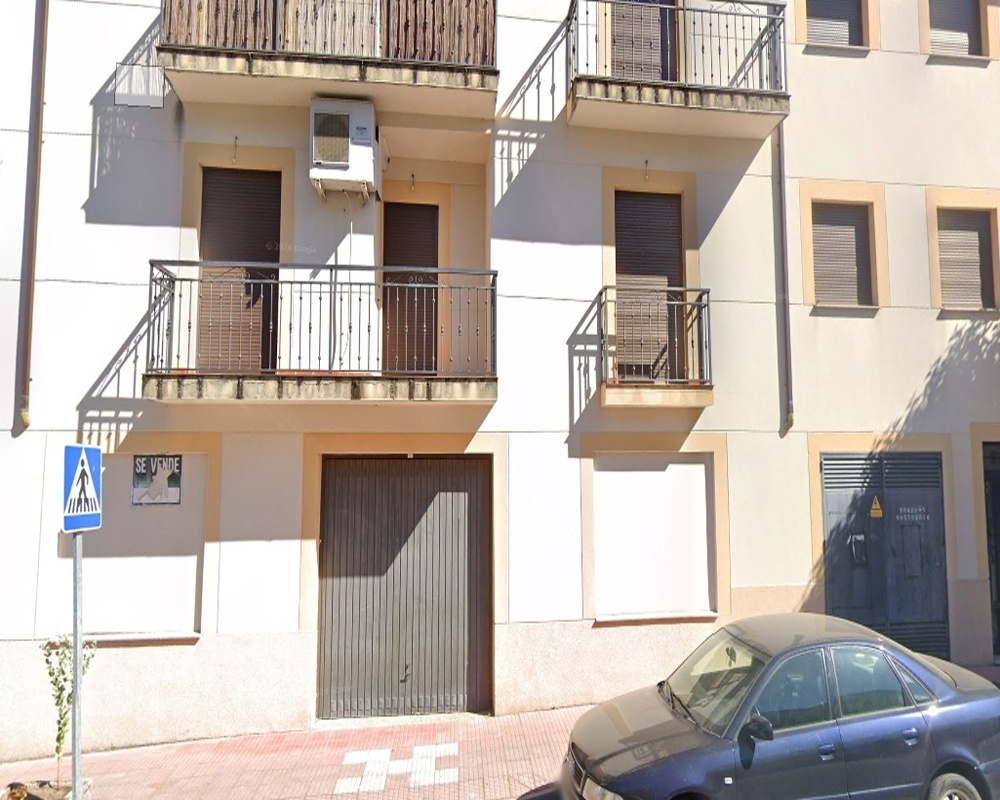Local en Av Constitución, Cuacos de Yuste (Cáceres)