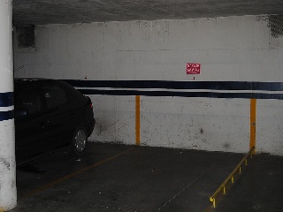 Calle Cortes 1  Escalera 1 Planta -1 Puerta 1 3