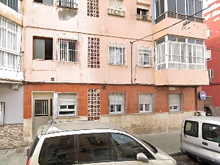 Piso en venta en Almería de 83  m²