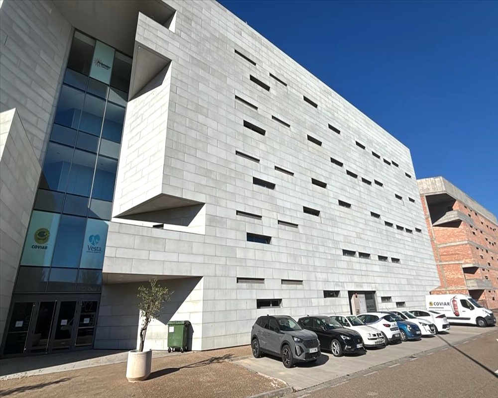 Diagonal Plaza