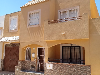 Piso en venta en Vícar de 121  m²