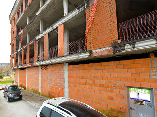 Enrique Labarta Pose 2