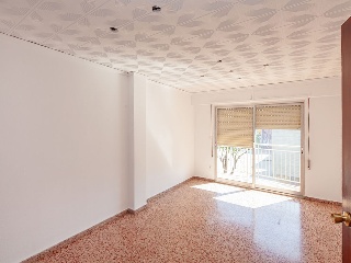 Piso en C/ Poeta Llorente - Gandía - Valencia 26
