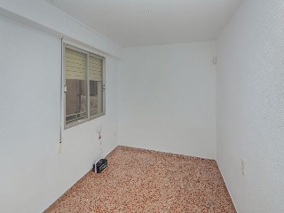Piso en C/ Poeta Llorente - Gandía - Valencia 31