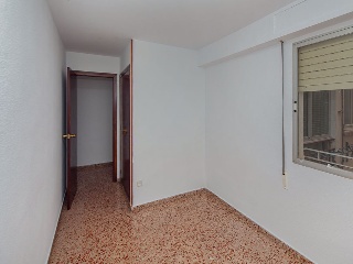 Piso en C/ Poeta Llorente - Gandía - Valencia 32