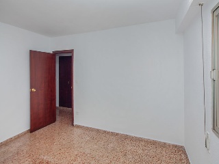 Piso en C/ Poeta Llorente - Gandía - Valencia 33