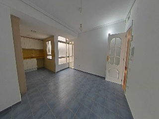 Piso en Av de Ramón y Cajal - Alicante - 34