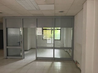 Local en C/ Ramón y Cajal, Huelma (Jaén) 2