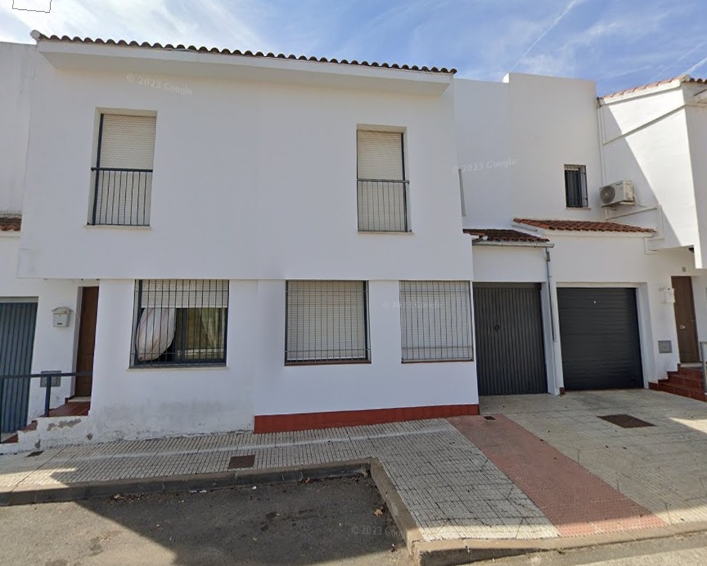 Casa adosada en C/ Hermana María Dolores, Azuaga (Badajoz)