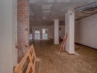 Local comercial en Av Construcción 16