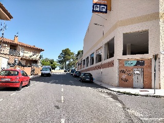 Local en Av Ramón y Cajal 49